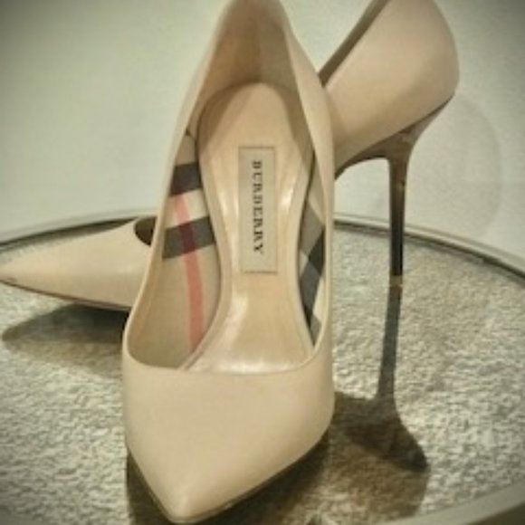 Burberry - Picture 3 of 5